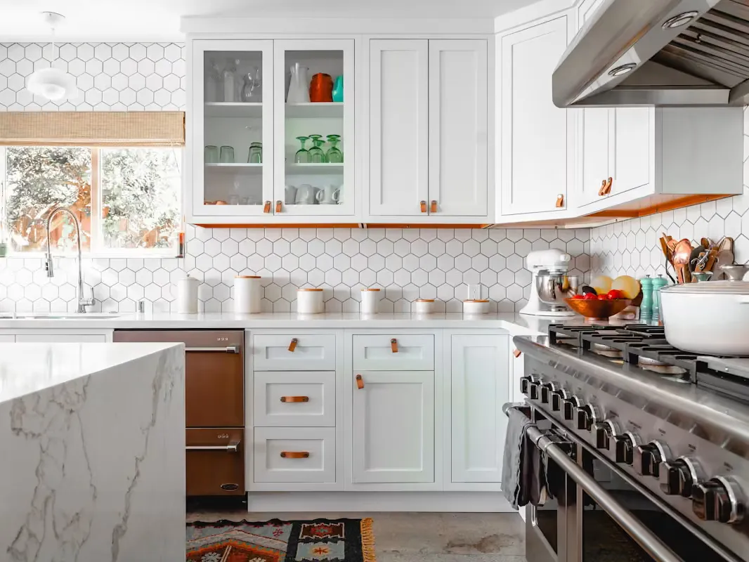 Hệ tủ bếp hiện đại sản xuất bởi KTAA HOUSE